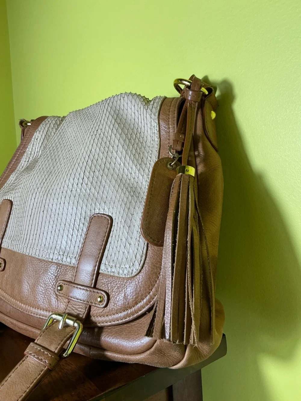 Neutral Two-Tone Leather Crossbody Bag - Cream & Tan